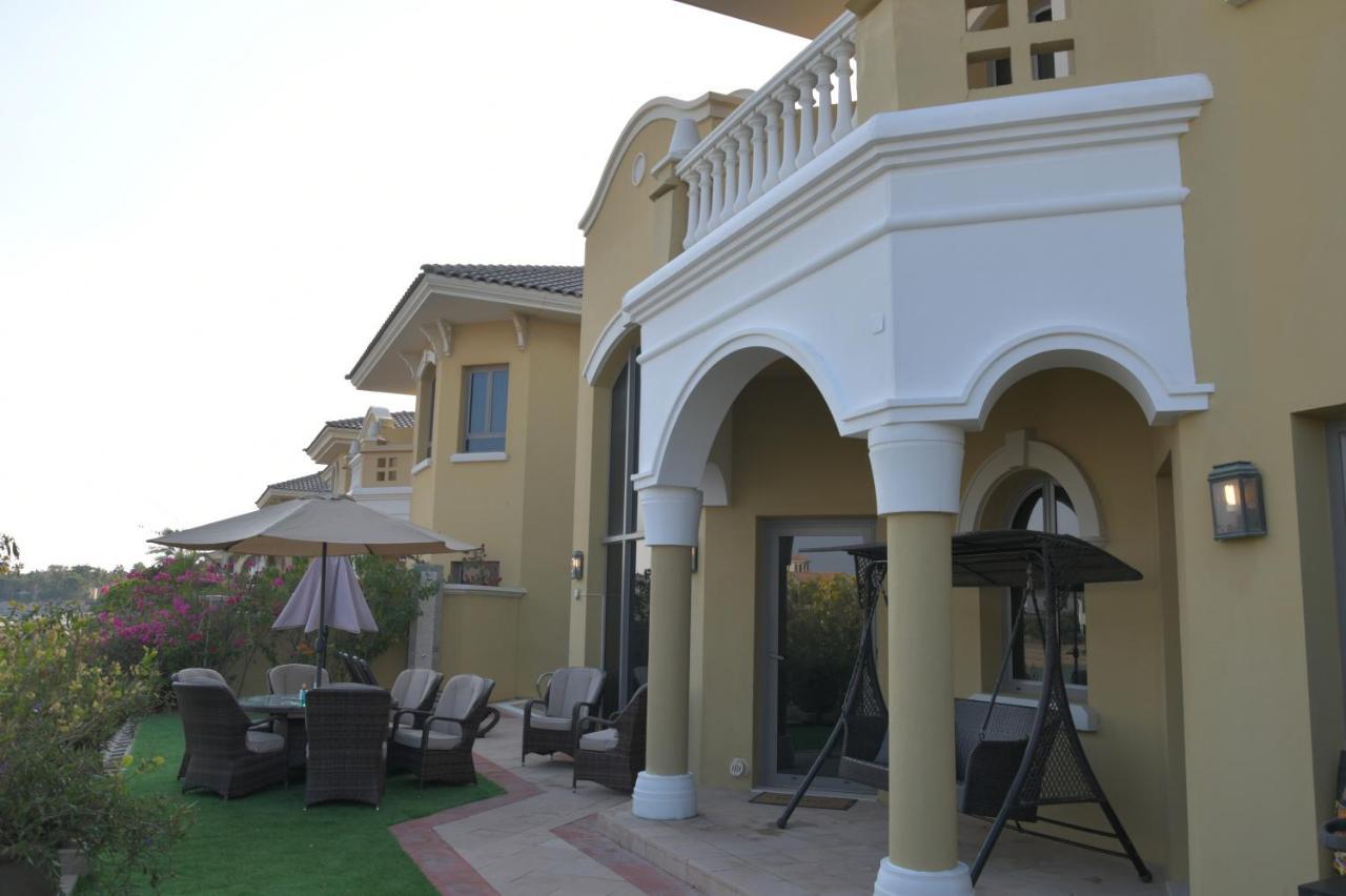 Chic 4Br Villa With Assistant Room And Private Pool On Palm Jumeirah By Deluxe Holiday Homes Dubai Bagian luar foto