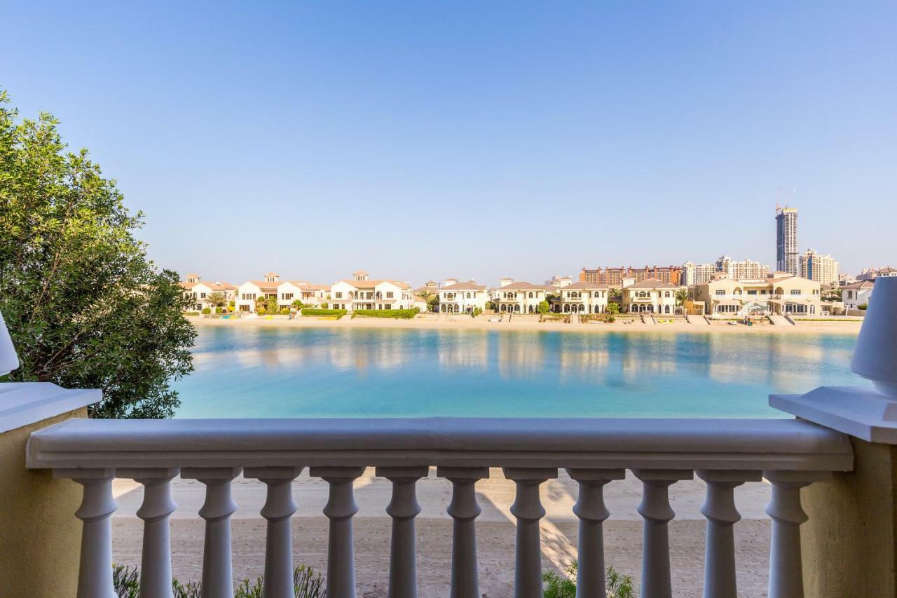 Chic 4Br Villa With Assistant Room And Private Pool On Palm Jumeirah By Deluxe Holiday Homes Dubai Bagian luar foto