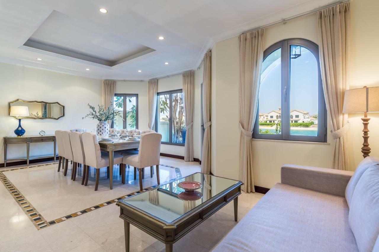 Chic 4Br Villa With Assistant Room And Private Pool On Palm Jumeirah By Deluxe Holiday Homes Dubai Bagian luar foto